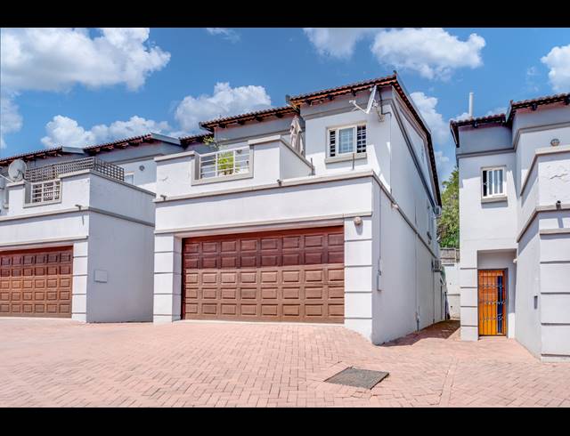 3 BEDROOM TOWNHOUSE FOR SALE IN FERNDALE